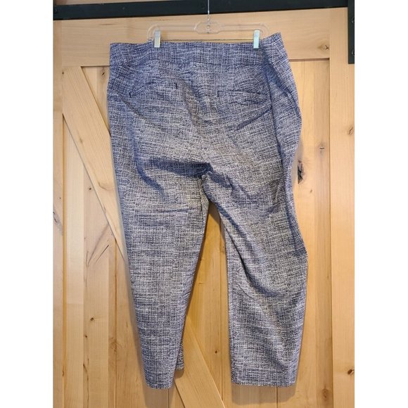 Lane Bryant Plus Size 26 "The Allie" Cropped Navy Tweed Look Stretch Sip Pockets - Picture 2 of 16